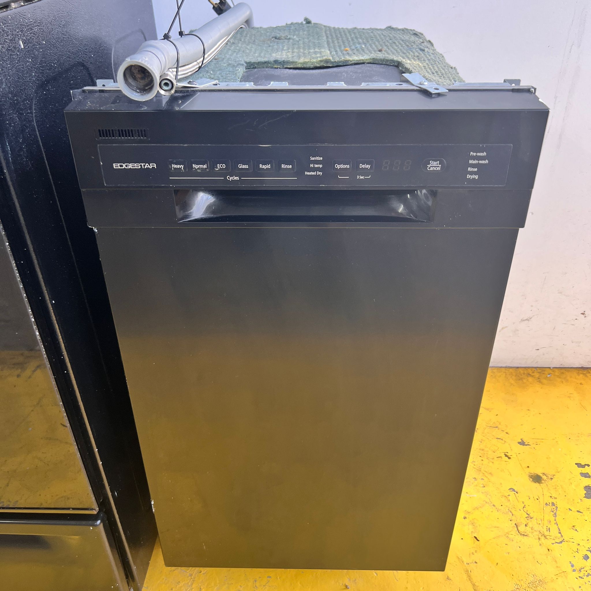 EdgeStar Black Dishwasher 18 EdgeStar Black Dishwasher 18